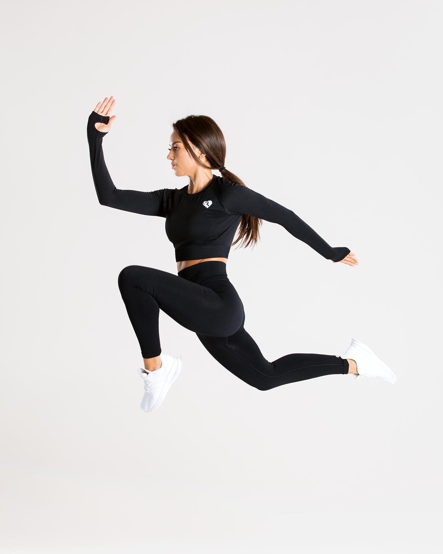 Power Seamless Long Sleeve Crop Top | Black